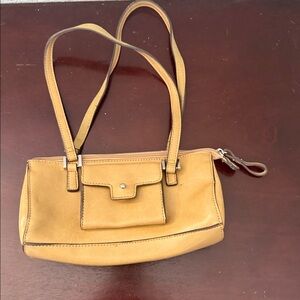 Elegant Tan Leather Shoulder Bag